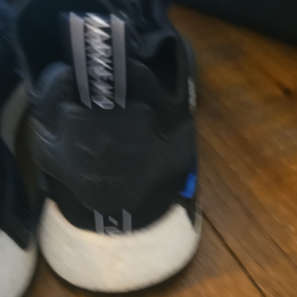 Adidas Black and White Sneakers for Everyday Comfort - Picture 7 of 12